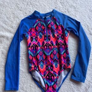 art class girls’ Medium (7/8) Blue Colorful ikat print Rashguard suit -Like new